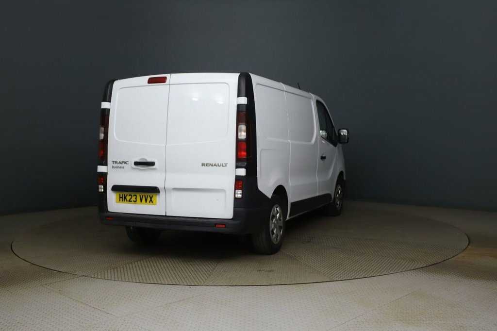 Renault Trafic 2L Business White #5