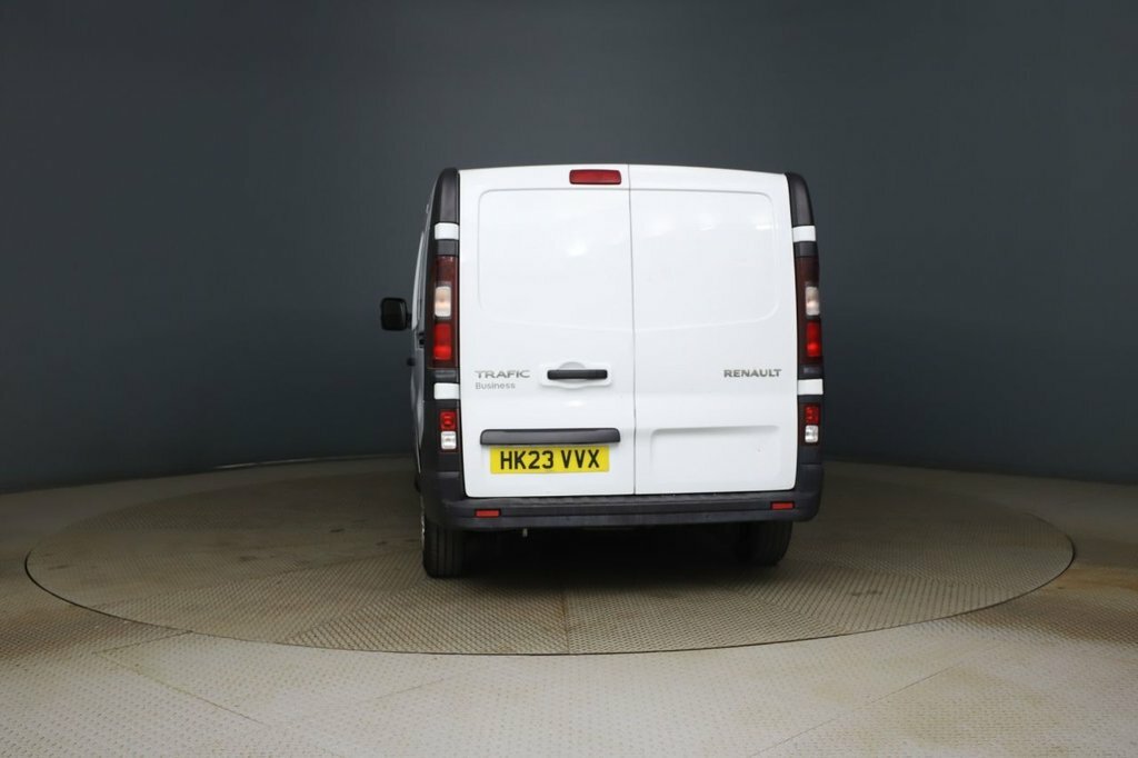 Renault Trafic 2L Business White #3