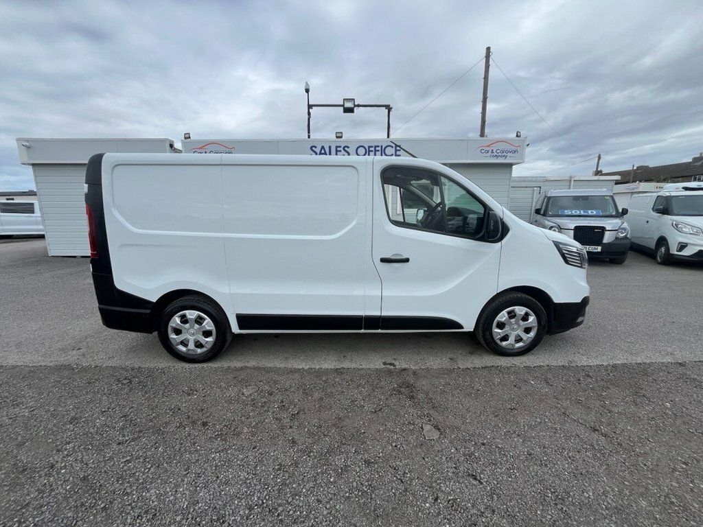 Renault Trafic 2L Business HK23VVX White #3