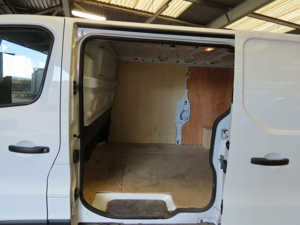 Renault Trafic 2L Business White #6