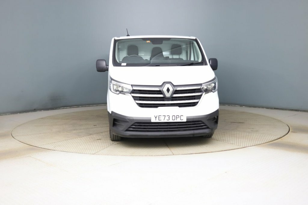 Renault Trafic 2L Business White #2