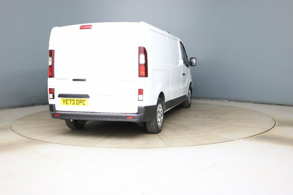 Renault Trafic 2L Business White #5