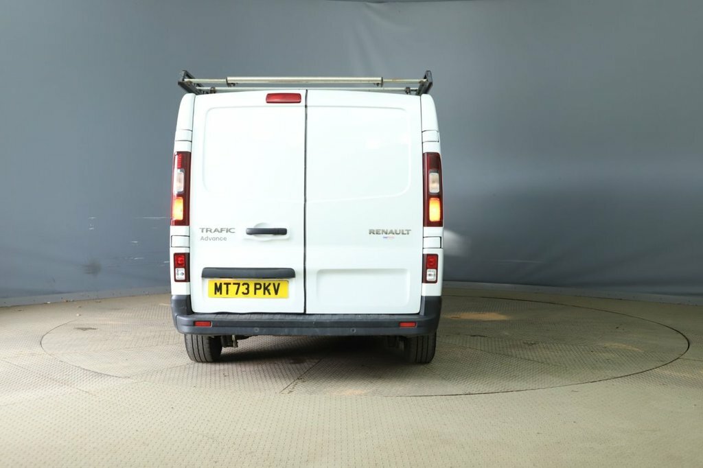Renault Trafic 2L Advance White #3