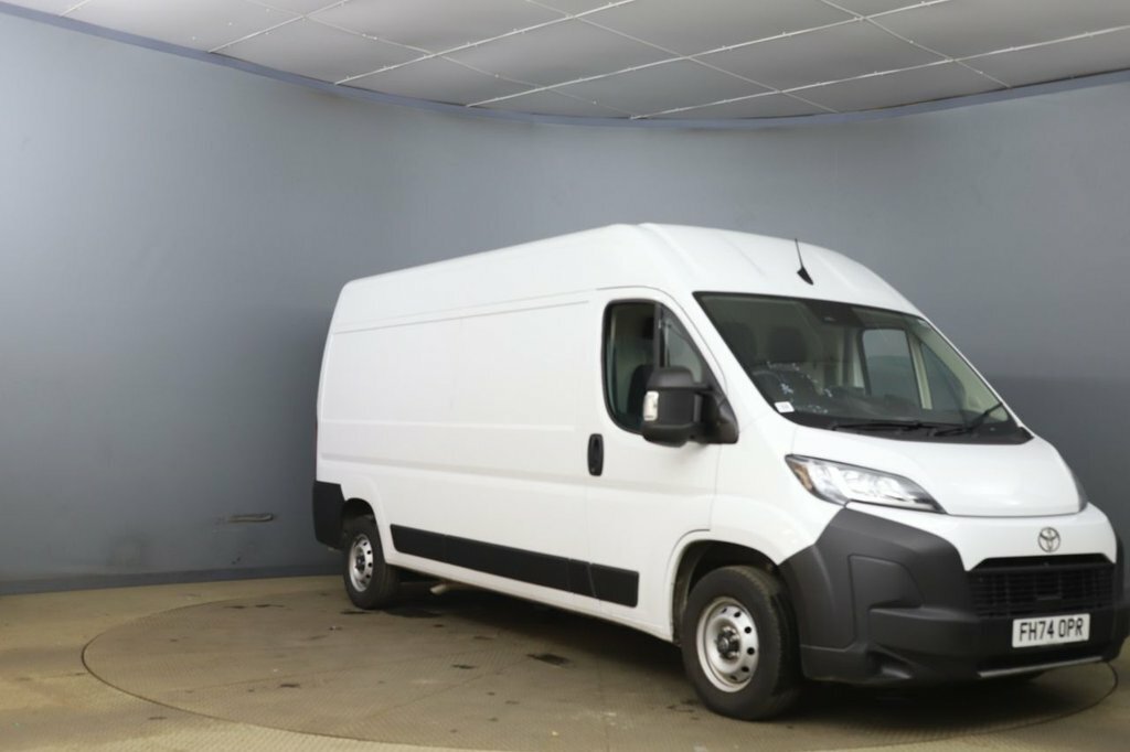 Toyota PROACE 2.2L Icon White