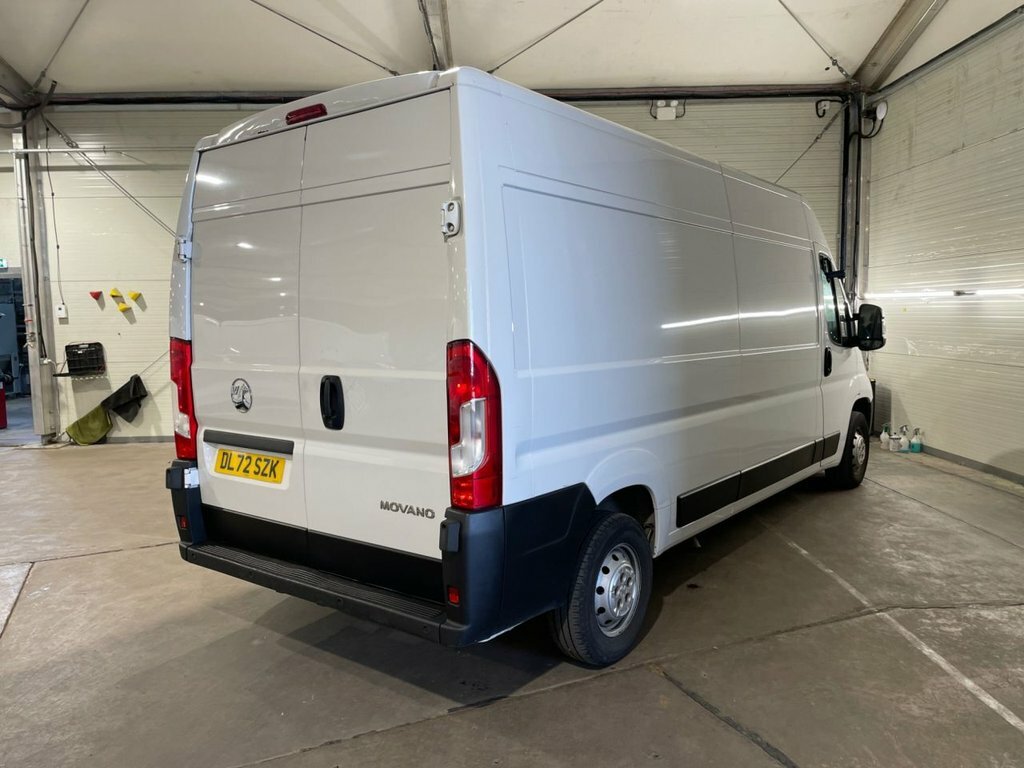 Vauxhall Movano 2.2L Prime White #4