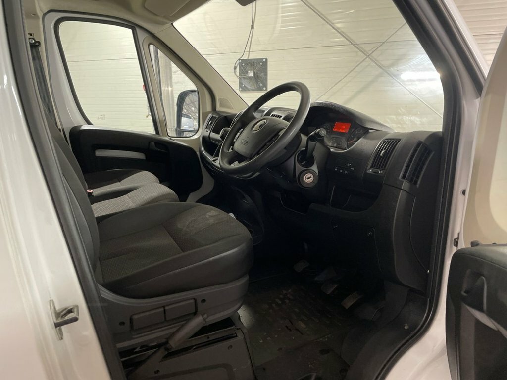 Vauxhall Movano 2.2L Prime White #6