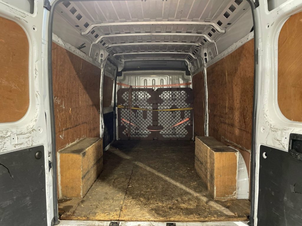 Vauxhall Movano 2.2L Prime White #5