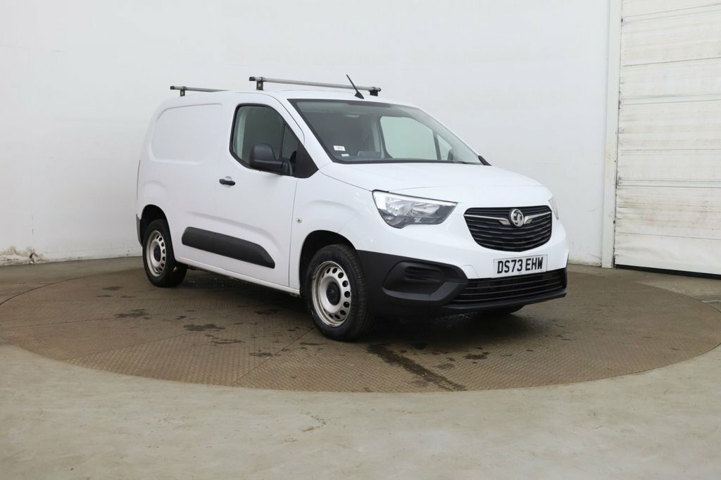 Vauxhall Combo 1.5L Prime White