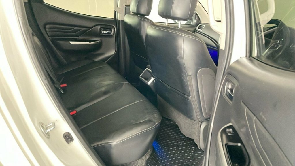 Mitsubishi L200 2.2L Dc Barbarian White #5