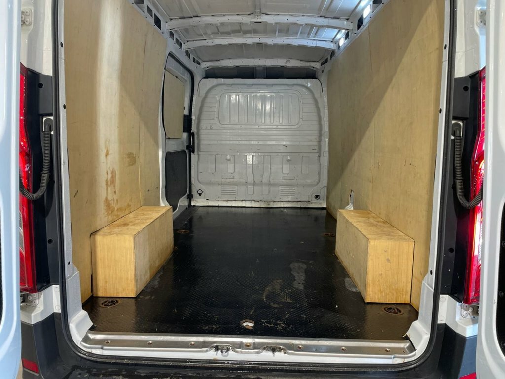 Maxus Deliver 9 2L Null White #4
