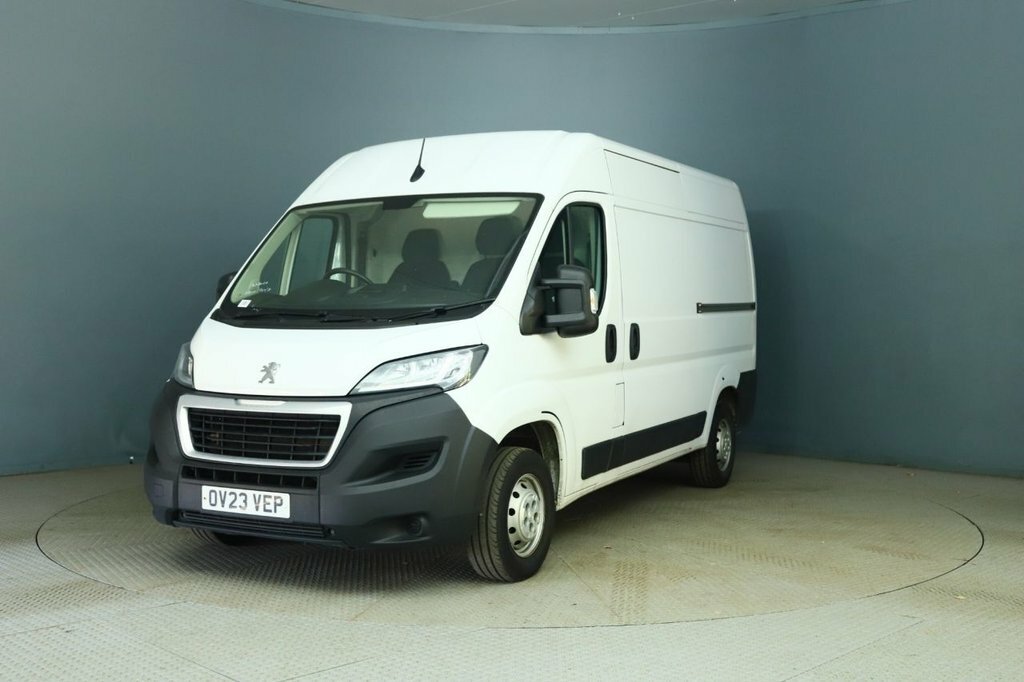 Peugeot Boxer 2.2L Professional Premium White #3