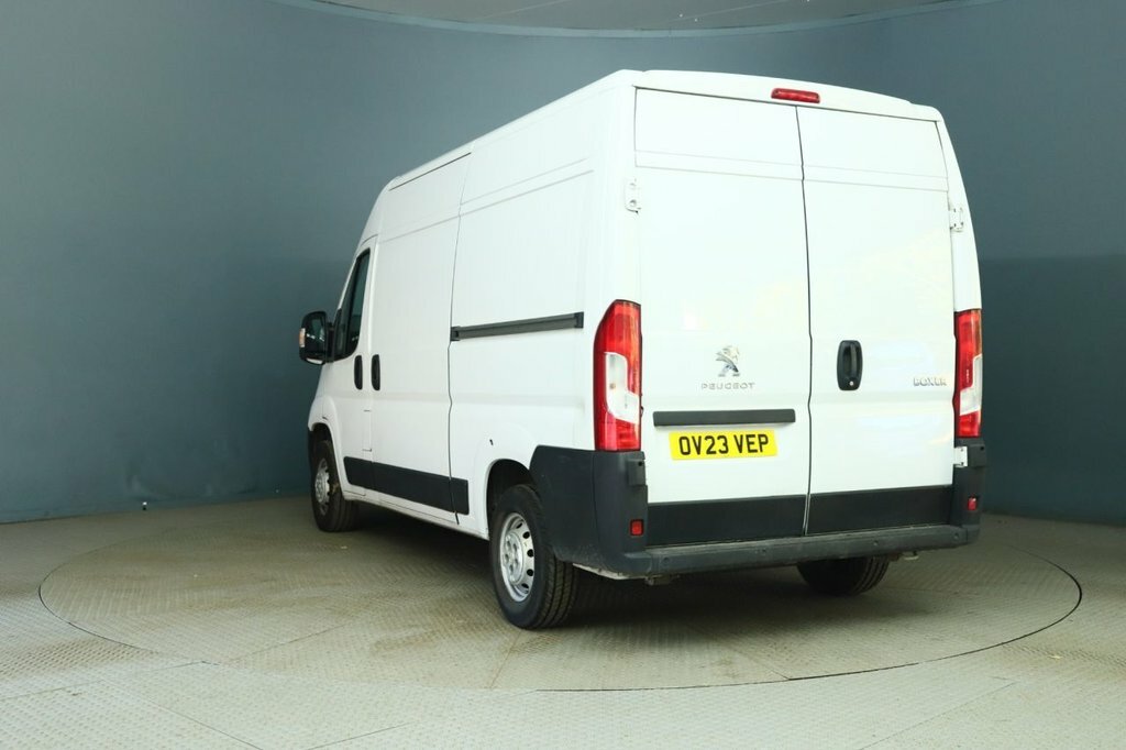 Peugeot Boxer 2.2L Professional Premium White #4