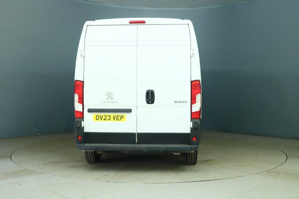 Peugeot Boxer 2.2L Professional Premium White #3