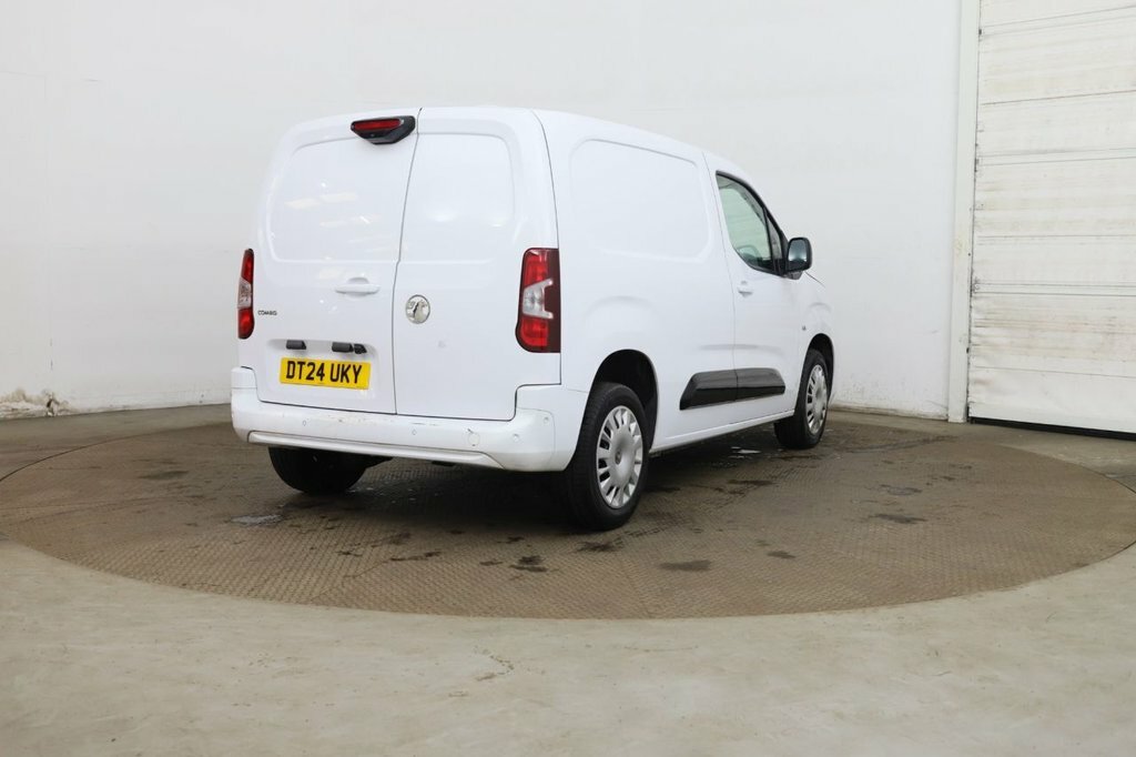 Vauxhall Combo 1.5L Pro White #6