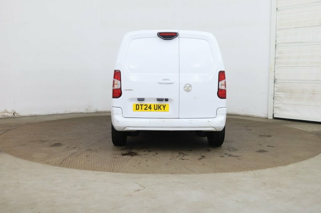 Vauxhall Combo 1.5L Pro White #4
