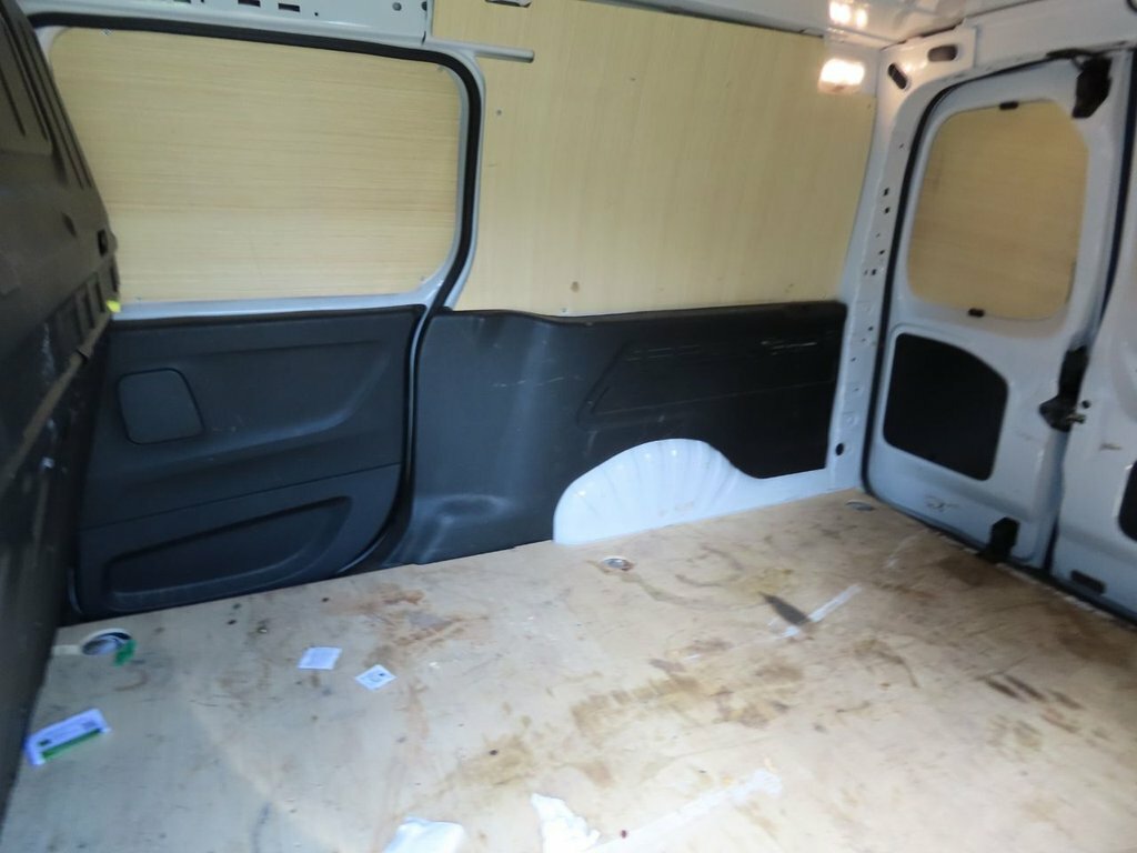 Peugeot Partner 1.5L Asphalt 6Dr White #6