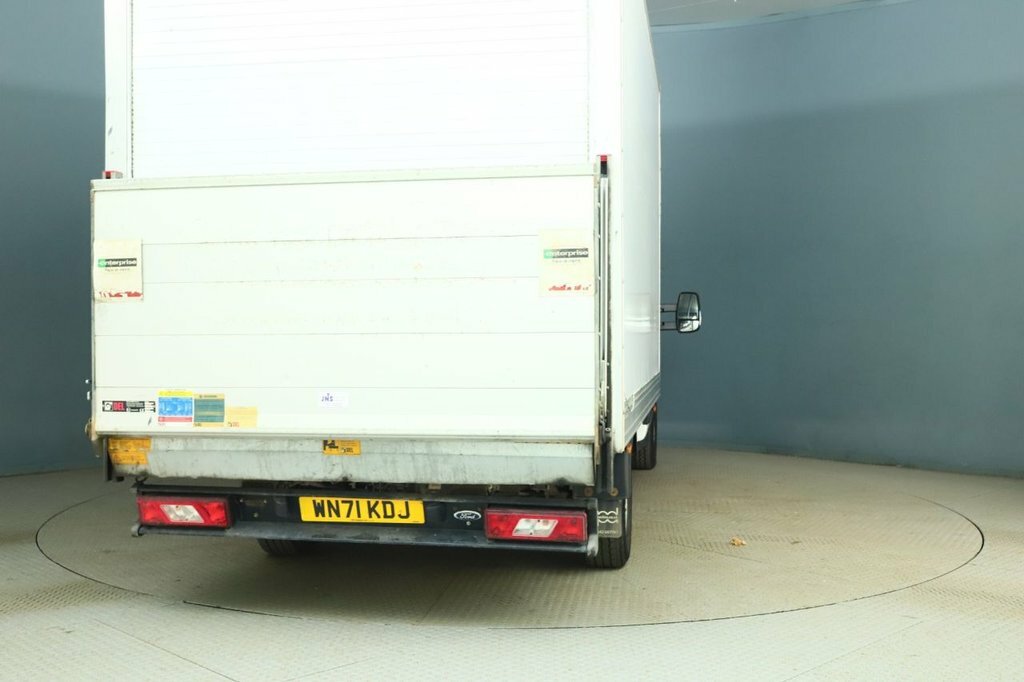 Ford Transit Custom 2L Leader WN71KDJ White #4