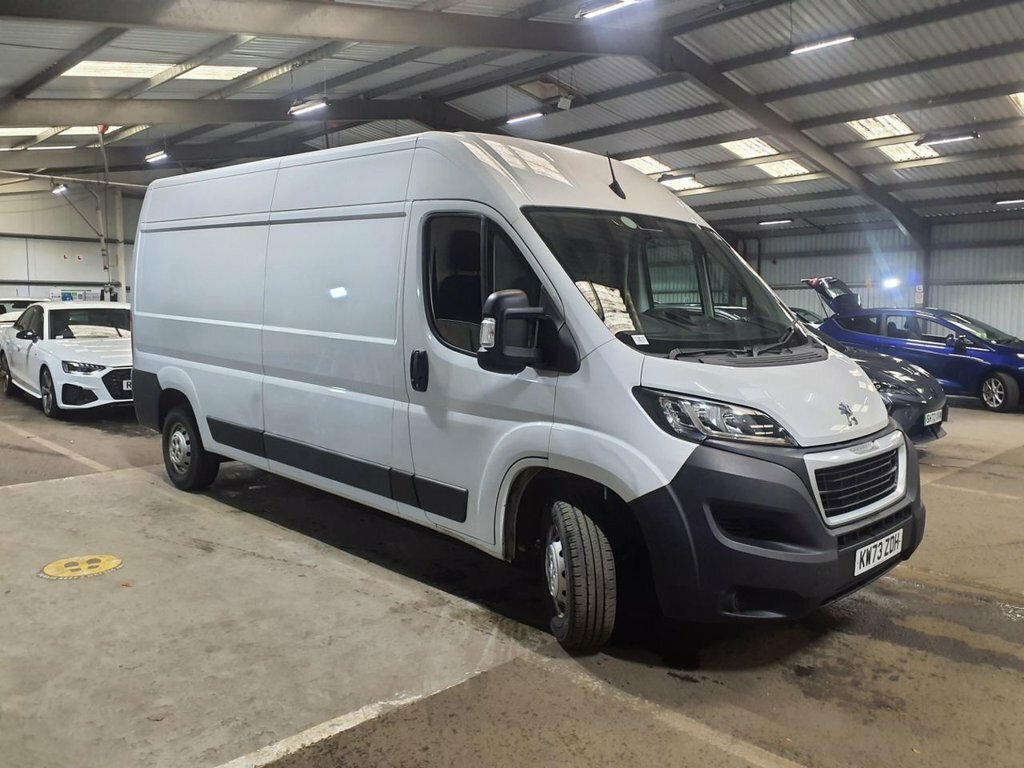 Peugeot Boxer 2.2L Professional Premium White