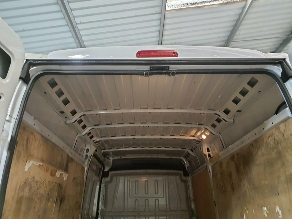 Vauxhall Movano 2.2L Prime White #5