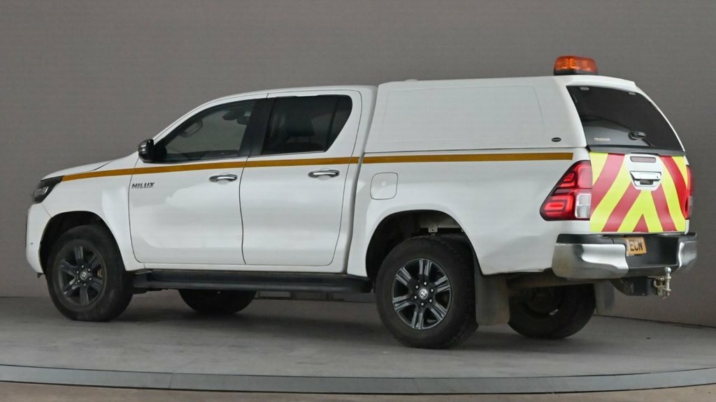 Toyota HILUX 2.4L Icon White #3