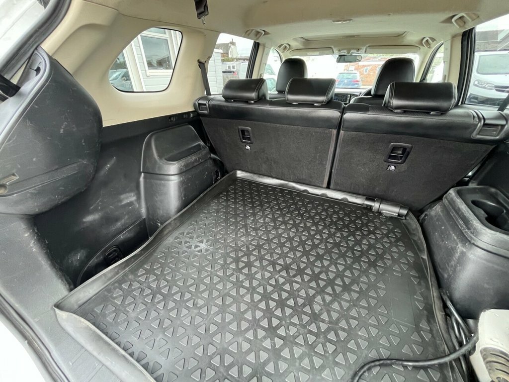 Mitsubishi Outlander Phev Gx 4H White #12