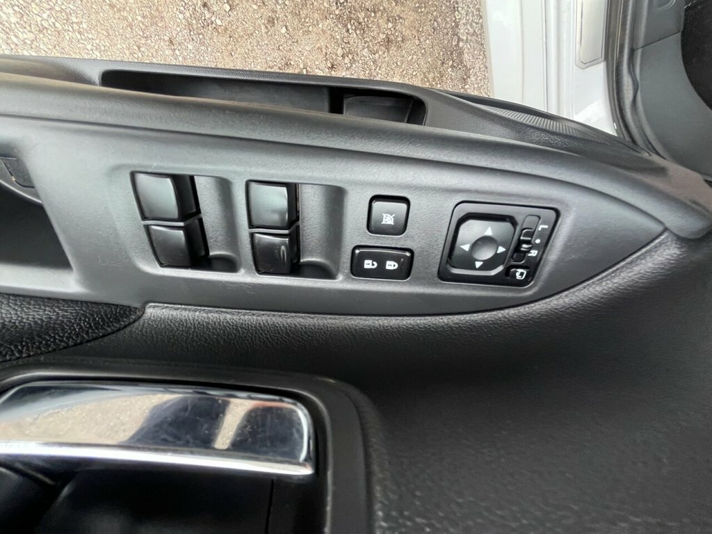 Mitsubishi Outlander Phev Gx 4H White #25