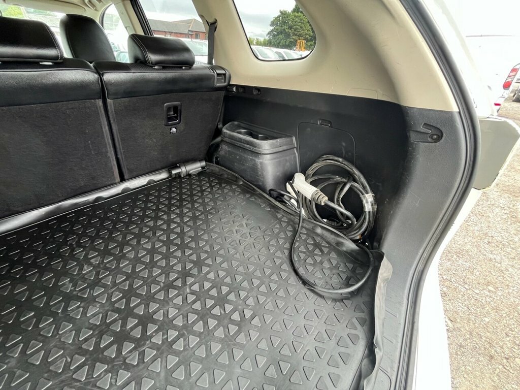Mitsubishi Outlander Phev Gx 4H White #13