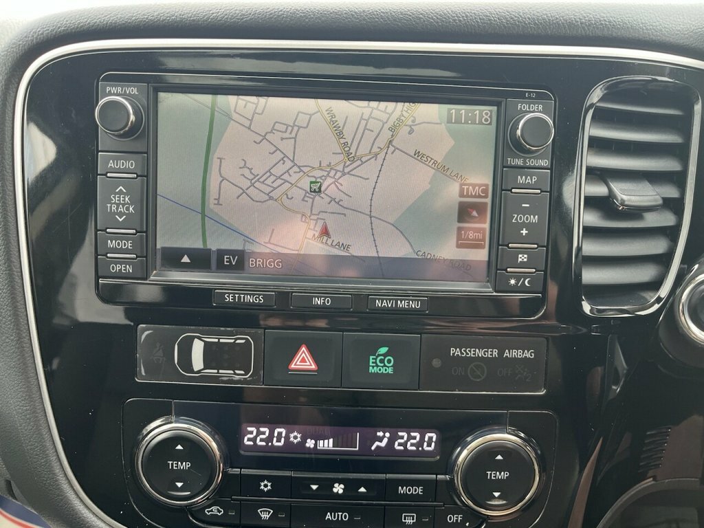 Mitsubishi Outlander Phev Gx 4H White #44