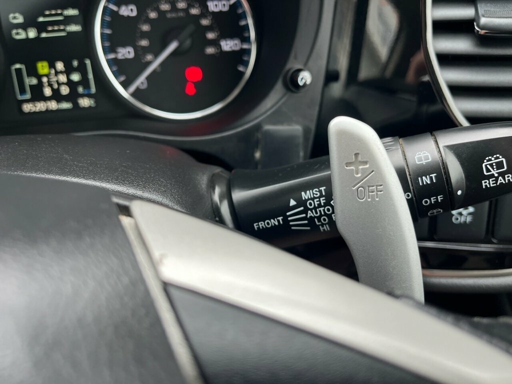Mitsubishi Outlander Phev Gx 4H White #47