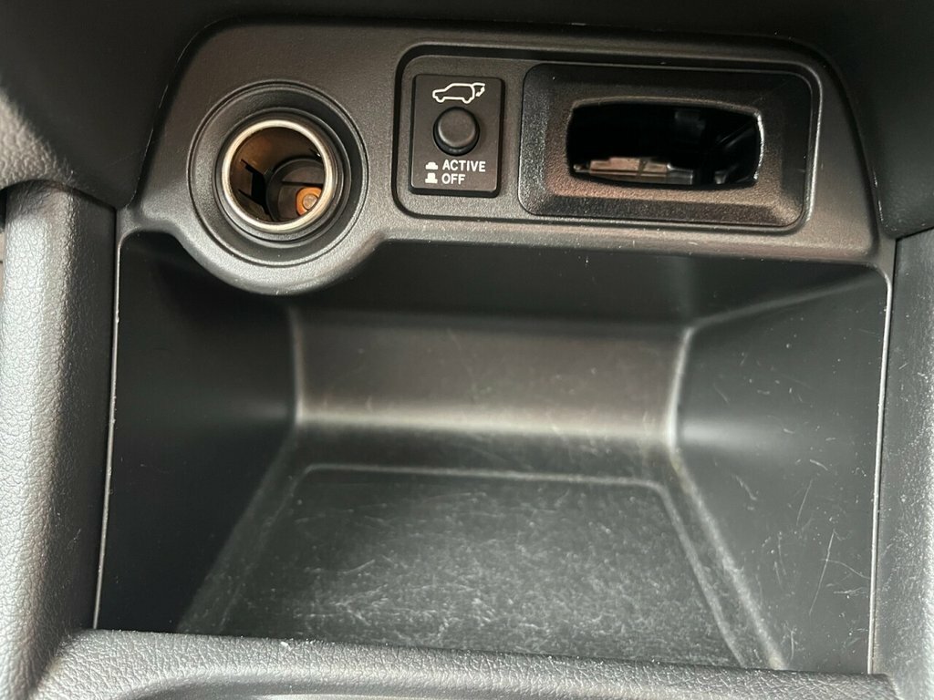 Mitsubishi Outlander Phev Gx 4H White #36