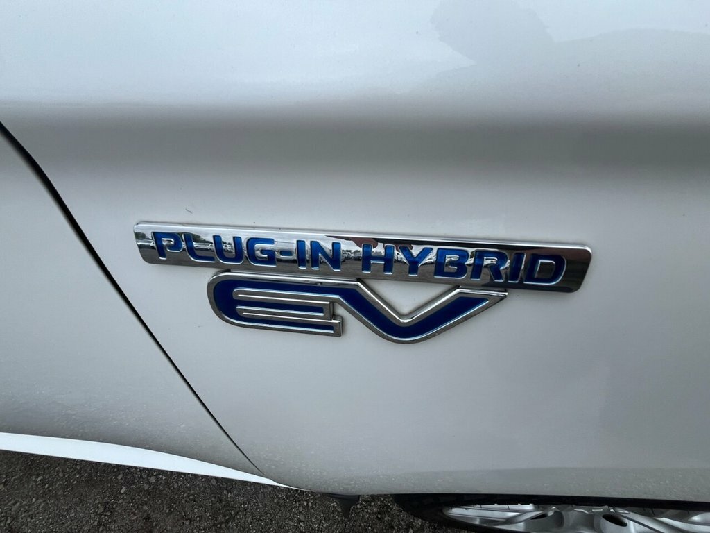 Mitsubishi Outlander Phev Gx 4H White #7