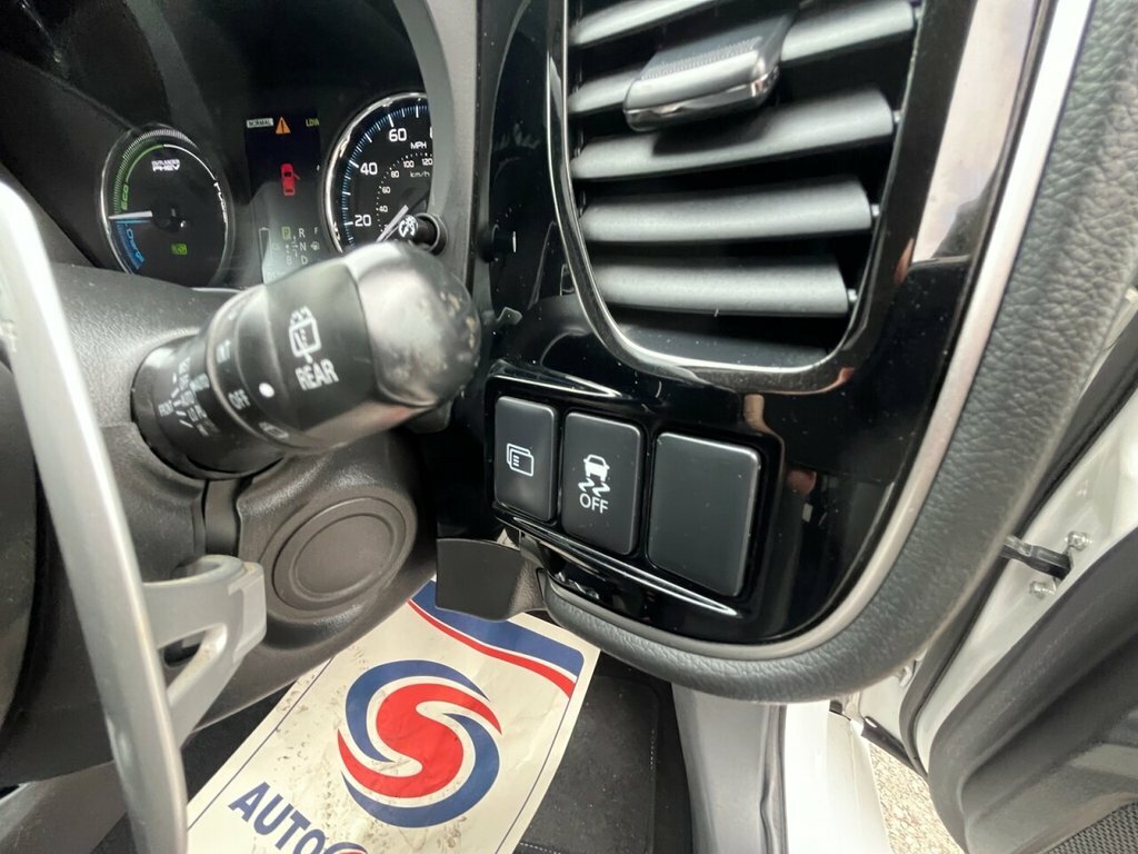 Mitsubishi Outlander Phev Gx 4H White #27