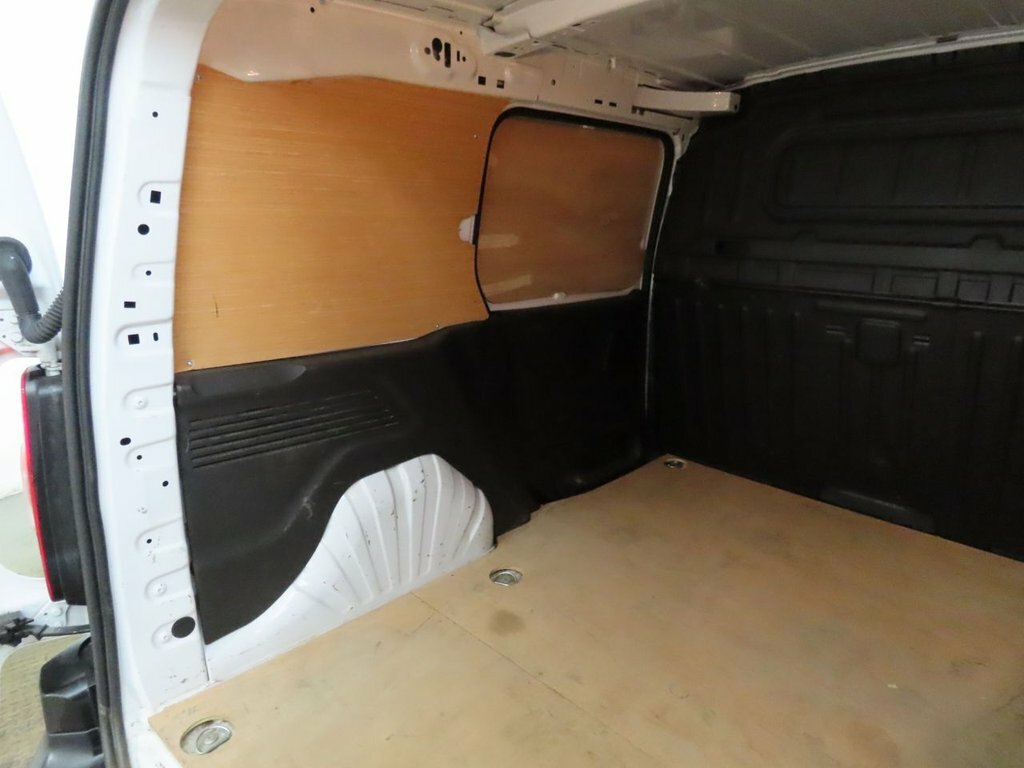 Vauxhall Combo 1.5 Turbo D 2300 Pro Panel Van S White #7