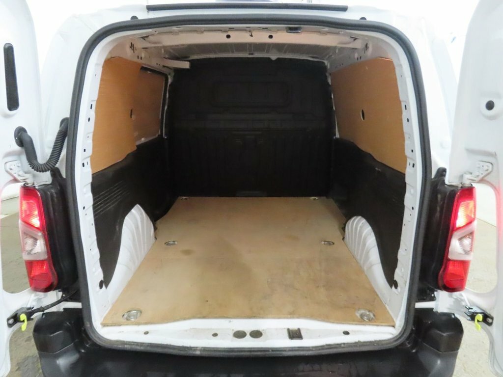 Vauxhall Combo 1.5 Turbo D 2300 Pro Panel Van S White #8
