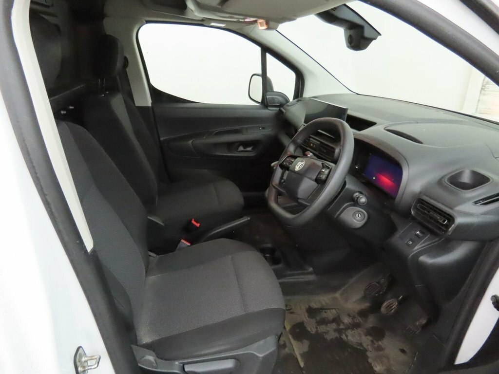 Vauxhall Combo 1.5 Turbo D 2300 Pro Panel Van S White #9