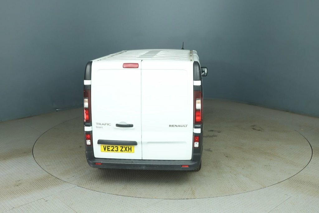 Renault Trafic 2L Start White #4