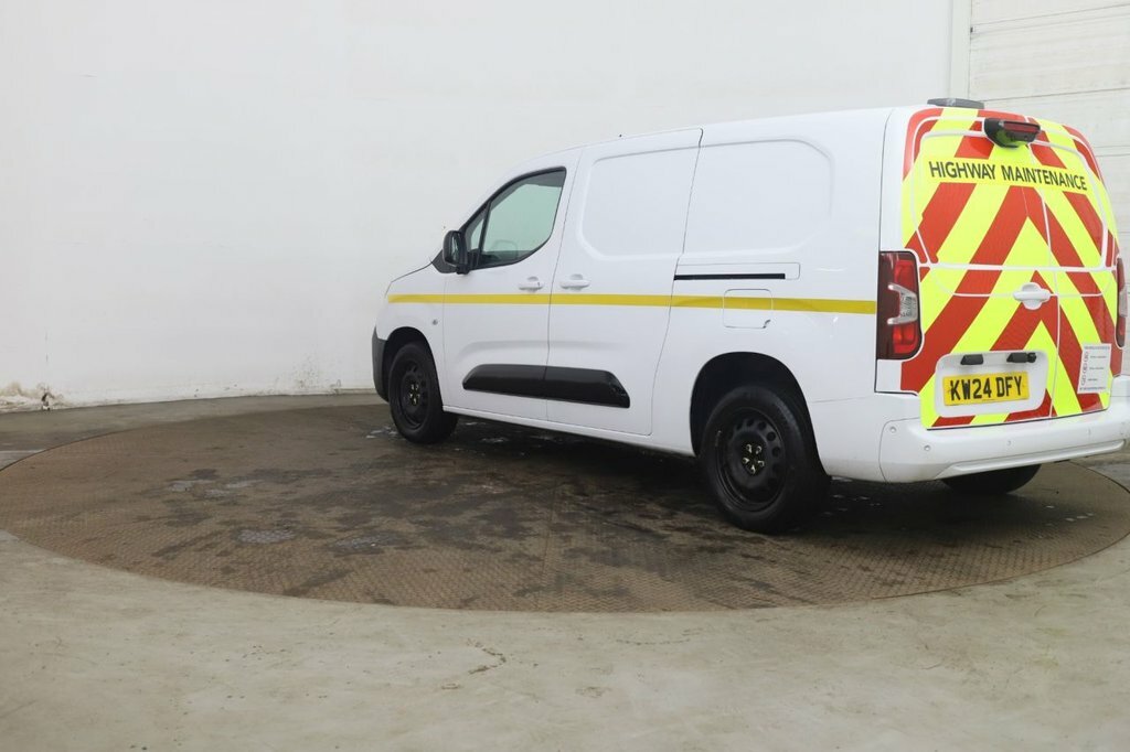 Peugeot Partner 1.5L Asphalt 6Dr White #5