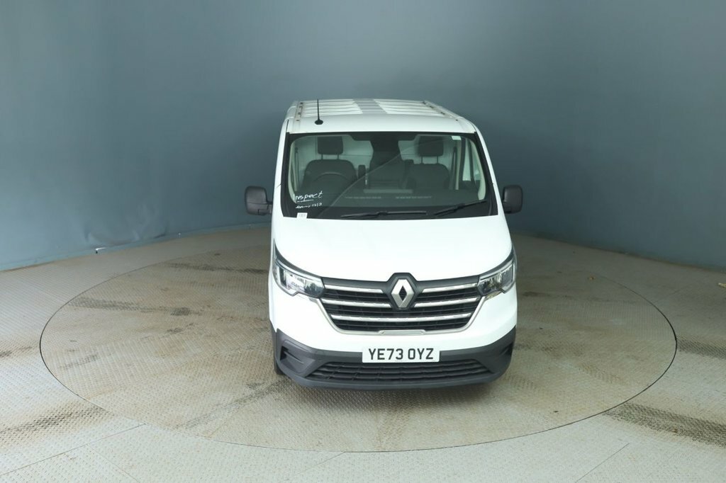 Renault Trafic 2L Business White #2