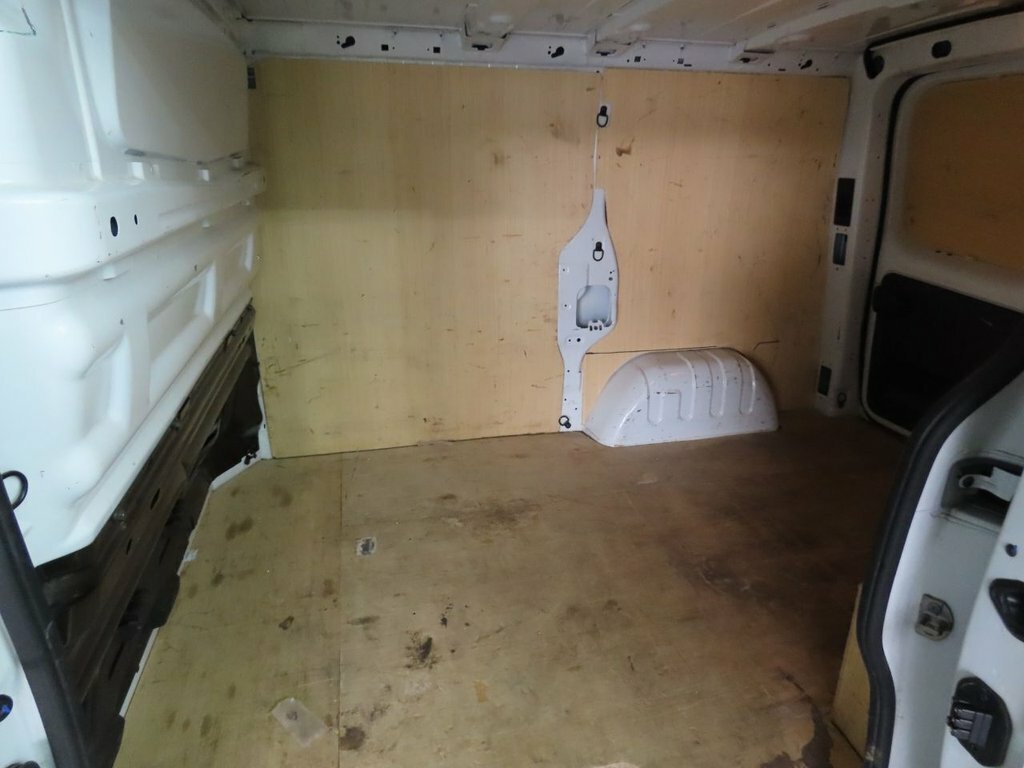 Renault Trafic 2L Business White #6