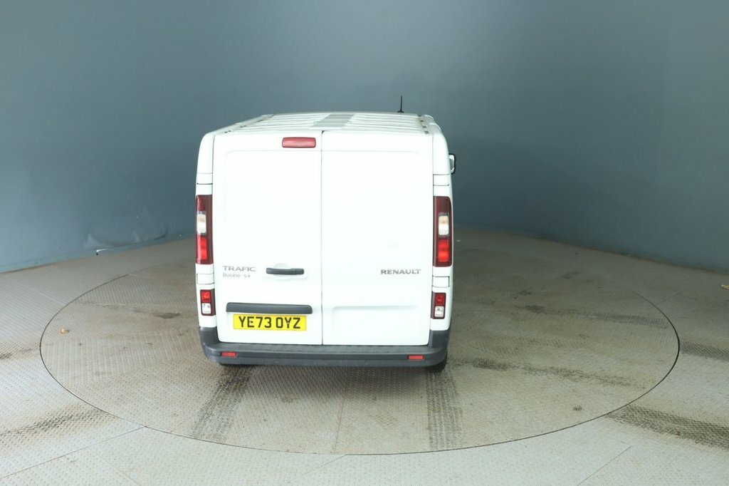 Renault Trafic 2L Business White #2