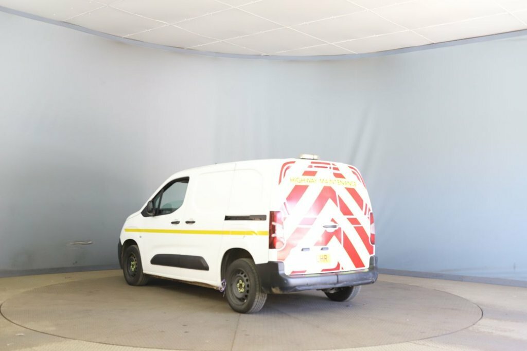 Citroen Berlingo 1.5L Enterprise M Pro White #4