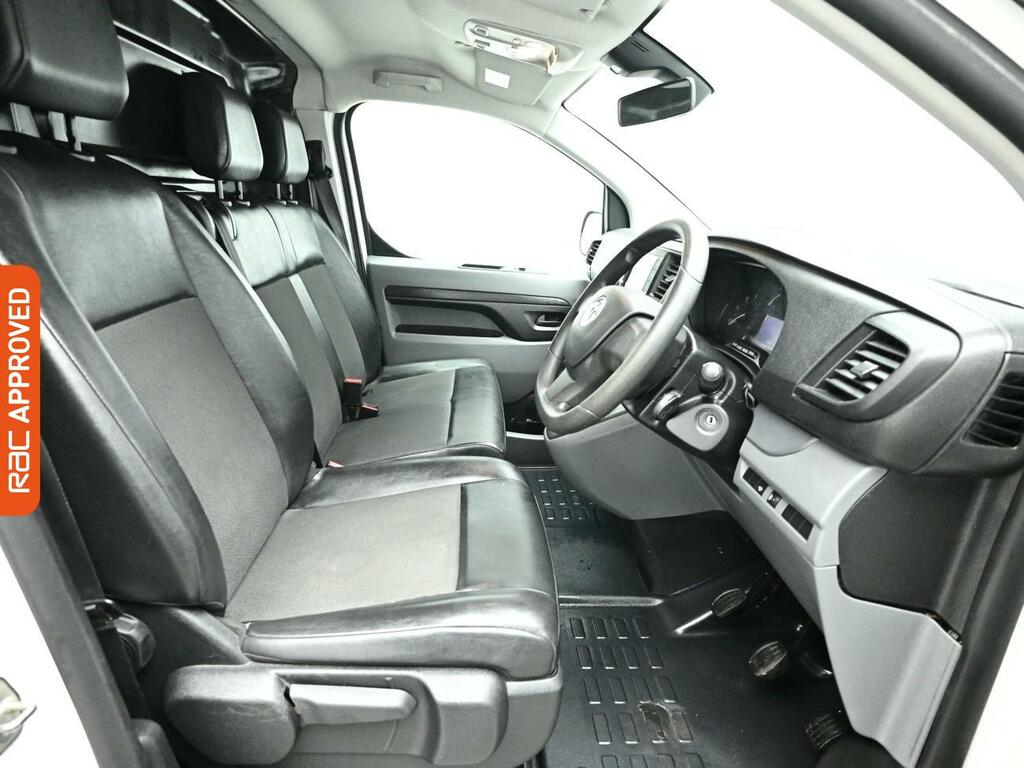 Vauxhall Vivaro 1.5 Turbo D 2700 Dynamic Panel Van 6Dr Manu KN71MKE White #2