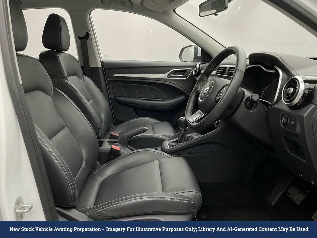 MG ZS Exclusive Red #3
