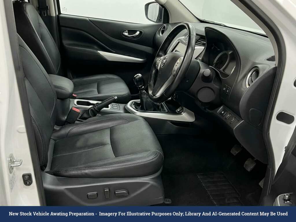Nissan Navara 2.3 Dci Tekna Pickup Double Cab White #3