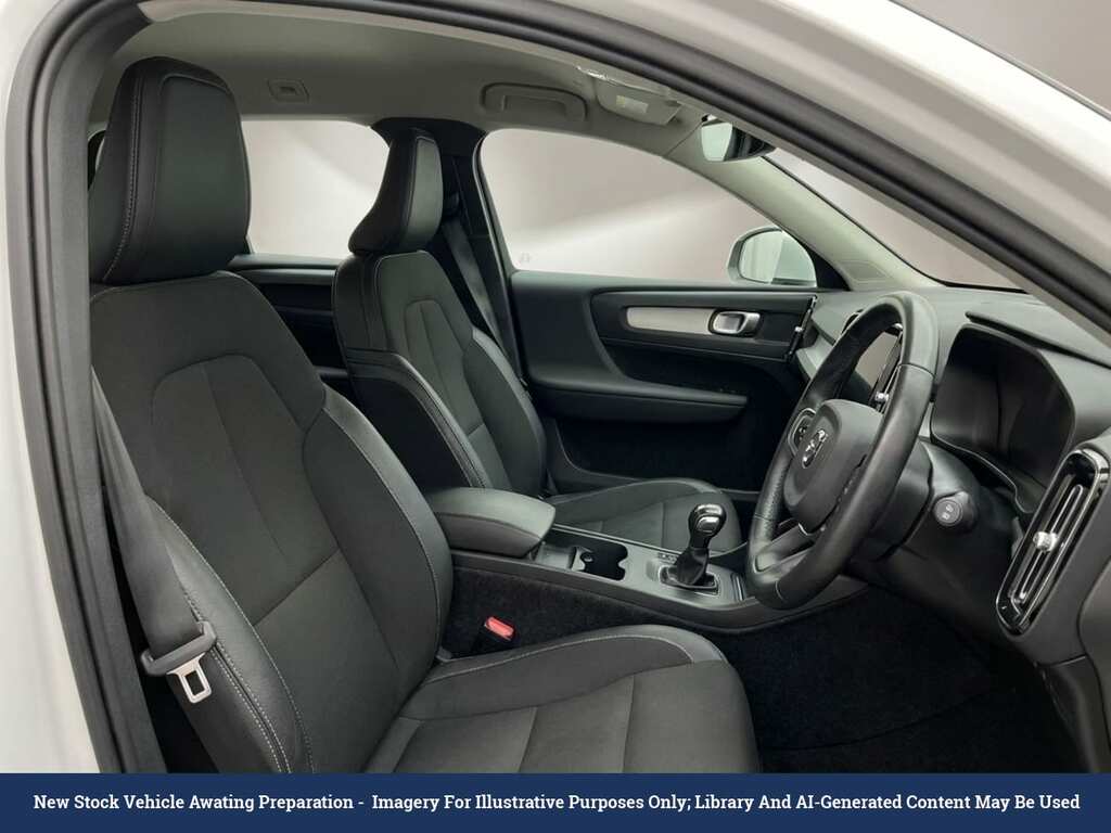 Volvo XC40 2.0 D3 Momentum Suv Euro 6 Ss White #3