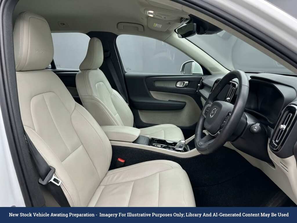 Volvo XC40 T4 Awd Momentum Black #3