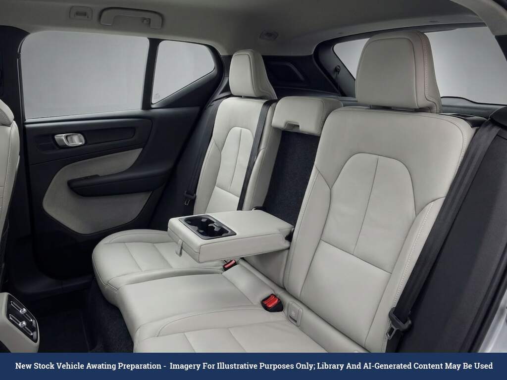 Volvo XC40 T4 Awd Momentum Black #4