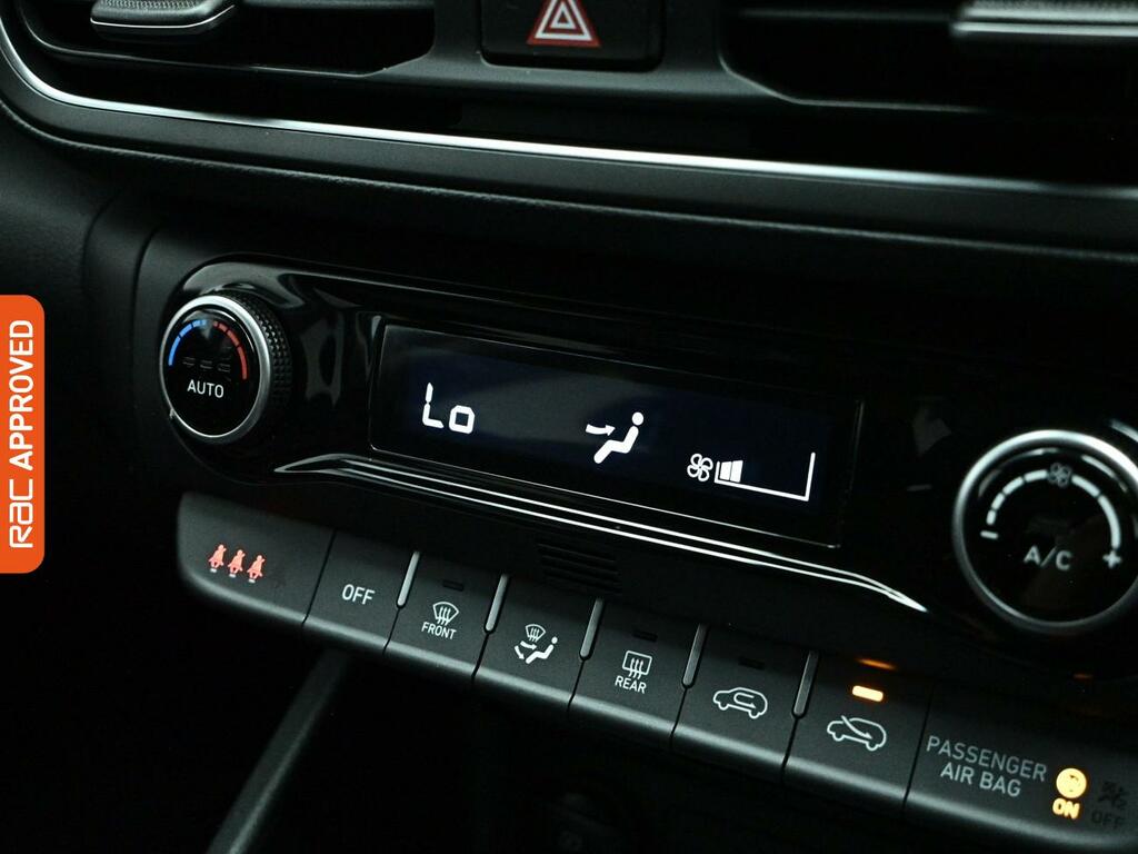 Hyundai Kona Premium Red #12