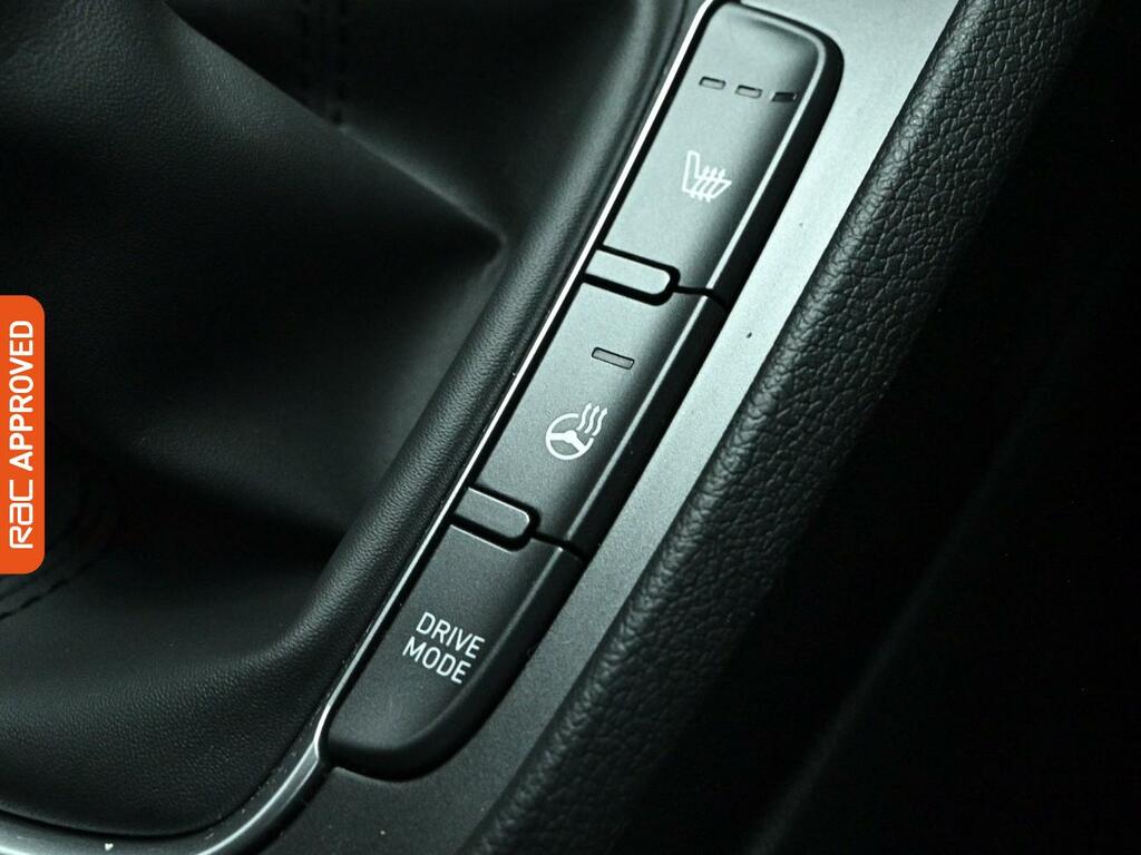 Hyundai Kona Premium Red #14