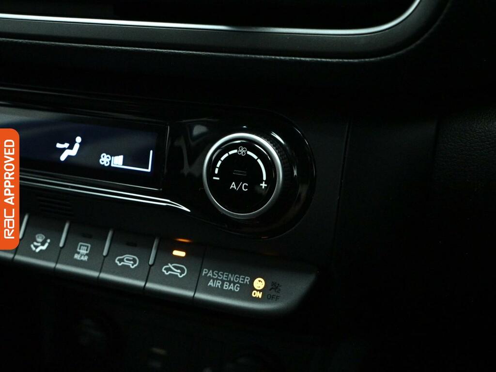 Hyundai Kona Premium Red #13